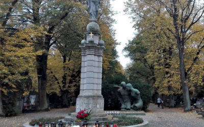 Święto Niepodległości na cmentarzu Nowina w czasach koronawirusa